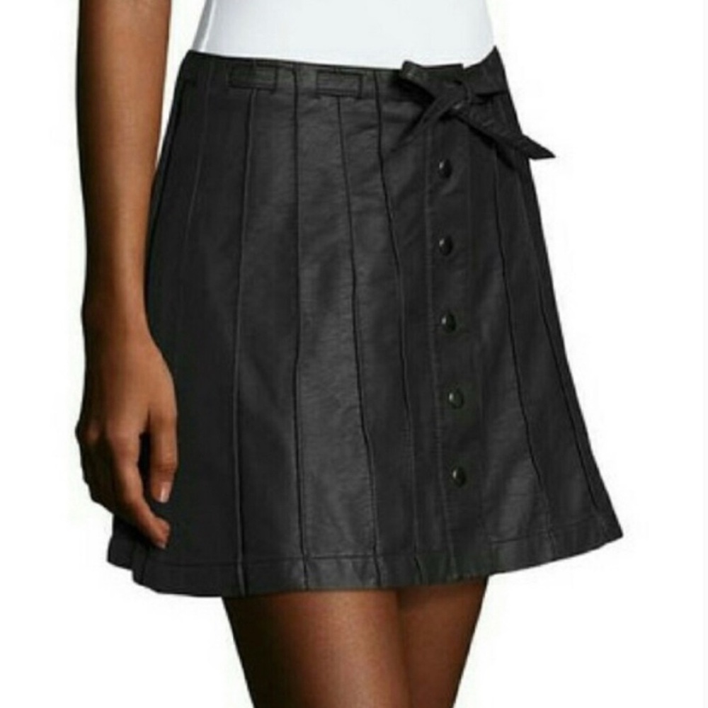 Free People Black faux leather mini skirt - Picture 2 of 5